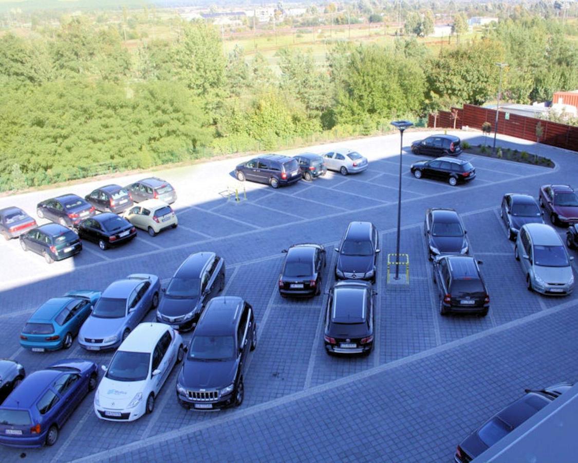 Hotel Business Faltom Gdynia Rumia Exteriör bild