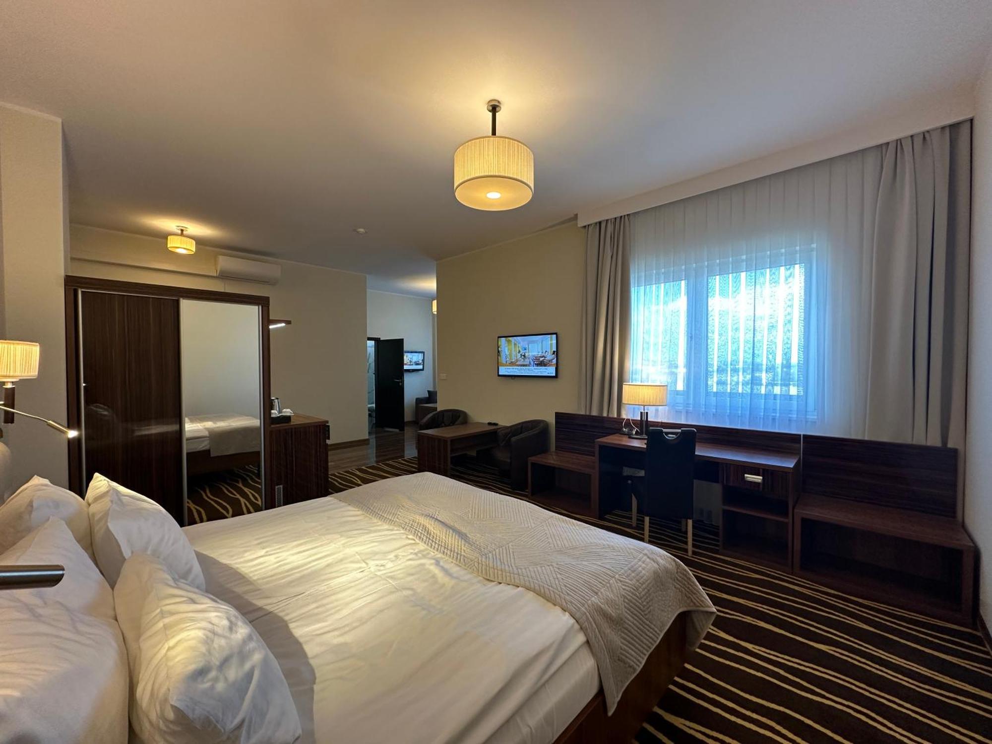 Hotel Business Faltom Gdynia Rumia Exteriör bild
